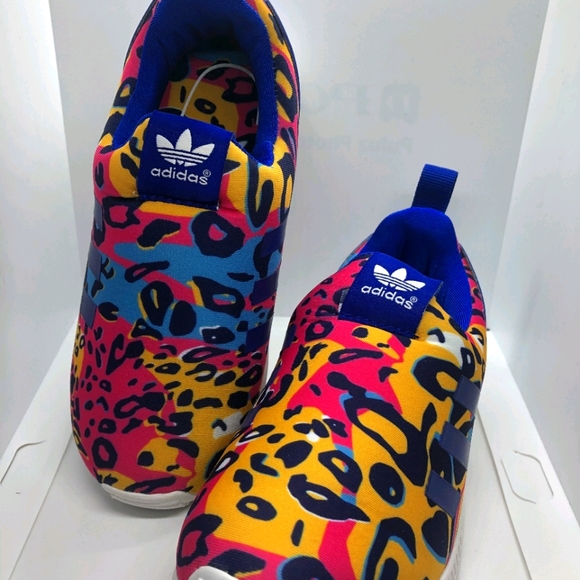 Adidas Shoes for kids - Picture 2 of 7